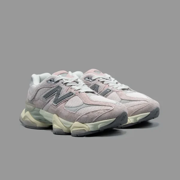 نیوبالانس 9060 صورتی کمرنگ | New Balance 9060 December Sky Pink - Image 2