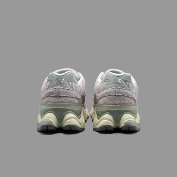 نیوبالانس 9060 صورتی کمرنگ | New Balance 9060 December Sky Pink - Image 4