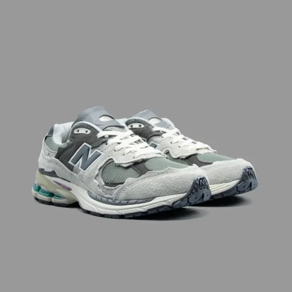 نیوبالانس 2002r پروتکشن پک طوسی روشن | New Balance 2002r Protection Pack Rain Cloud - Image 2