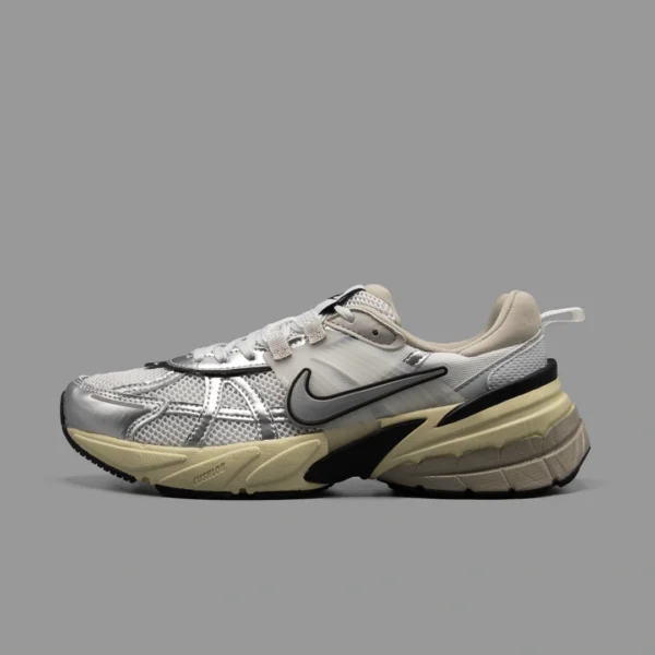 نایکی وی تو کی سفید نقره ای | Nike V2K Run Summit White