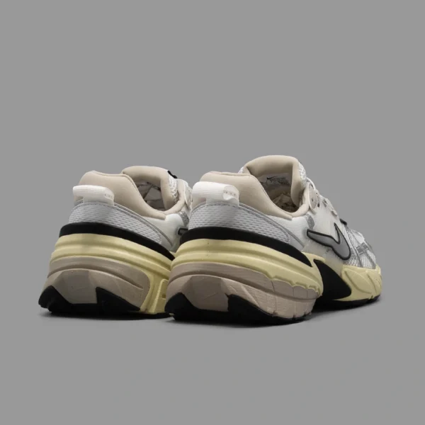 نایکی وی تو کی سفید نقره ای | Nike V2K Run Summit White - Image 3