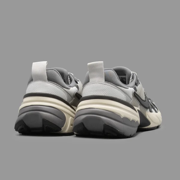 نایکی وی تو کی طوسی پلاتینیوم | Nike V2K Run Pure Platinum Wolf Gray - Image 4