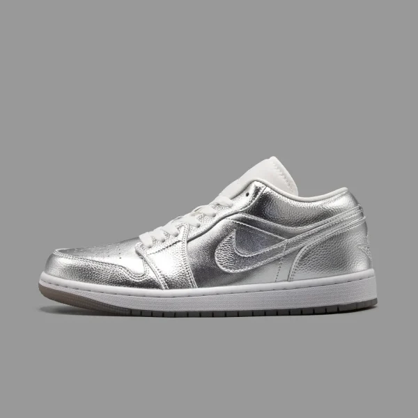 نایکی جردن 1 نقره ای ساق کوتاه | Nike Air Jordan 1 Low OG Metallic Silver