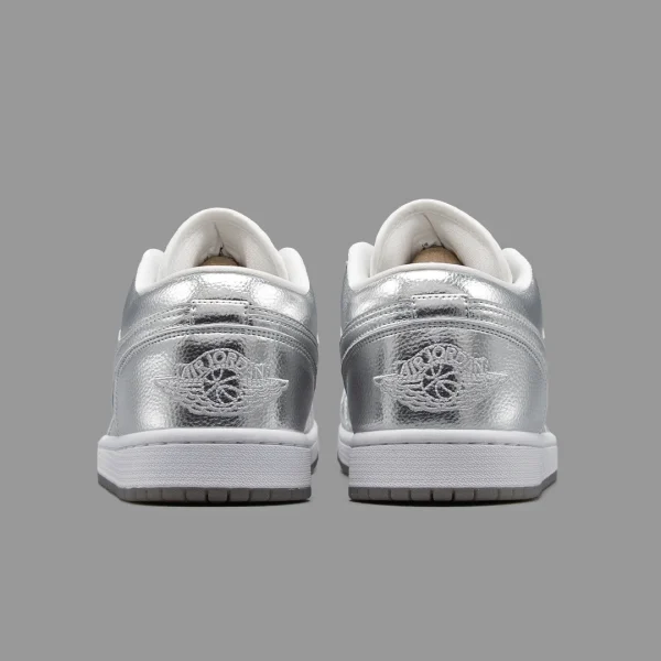 نایکی جردن 1 نقره ای ساق کوتاه | Nike Air Jordan 1 Low OG Metallic Silver - Image 4